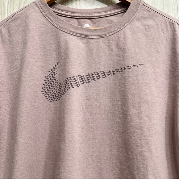 NIKE Essential Cropped Swoosh Tee Size Large - Picture 6 of 11